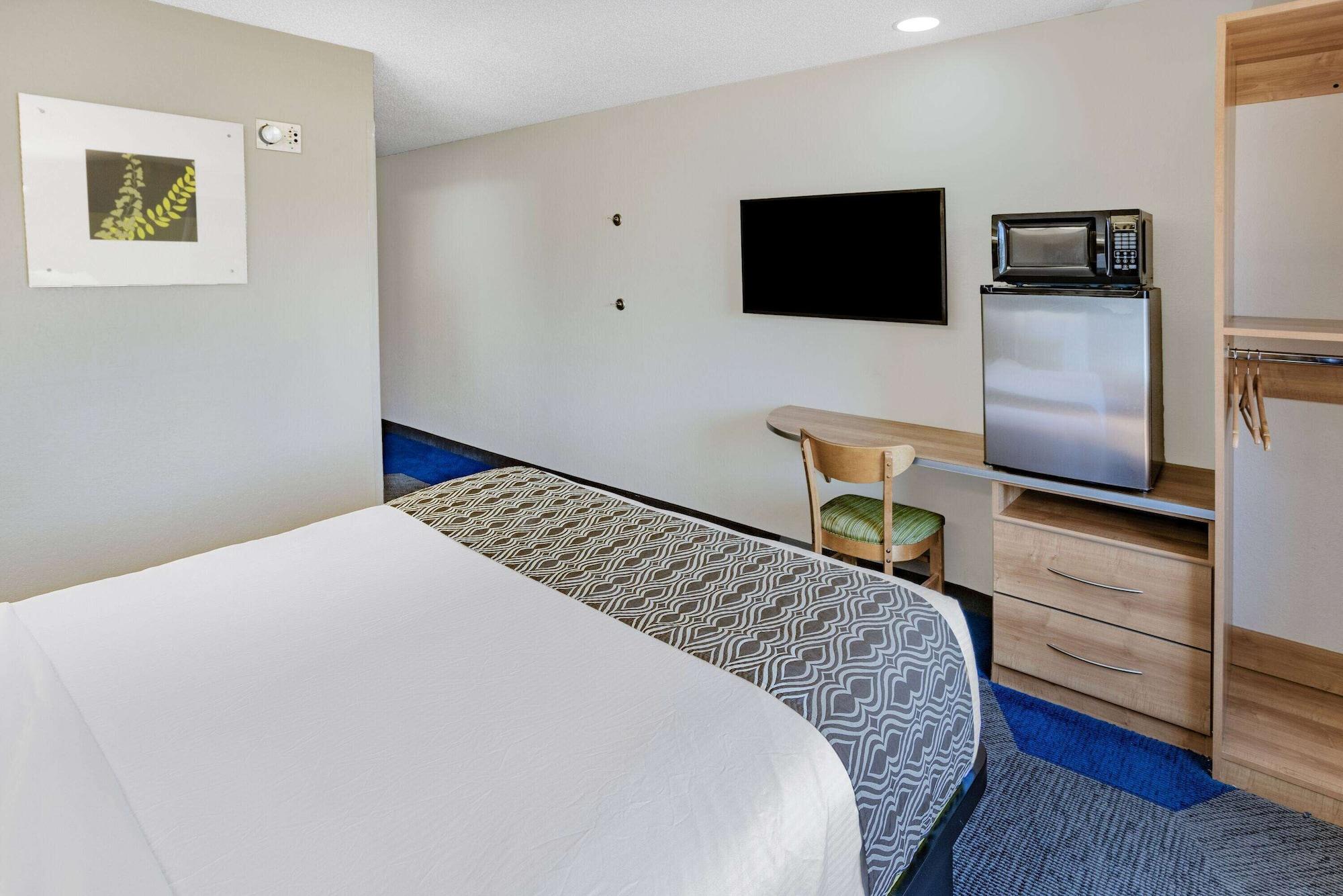 Microtel Inn & Suites By Wyndham Johnstown Extérieur photo